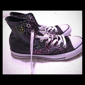 Converse Chuck Taylors size 9